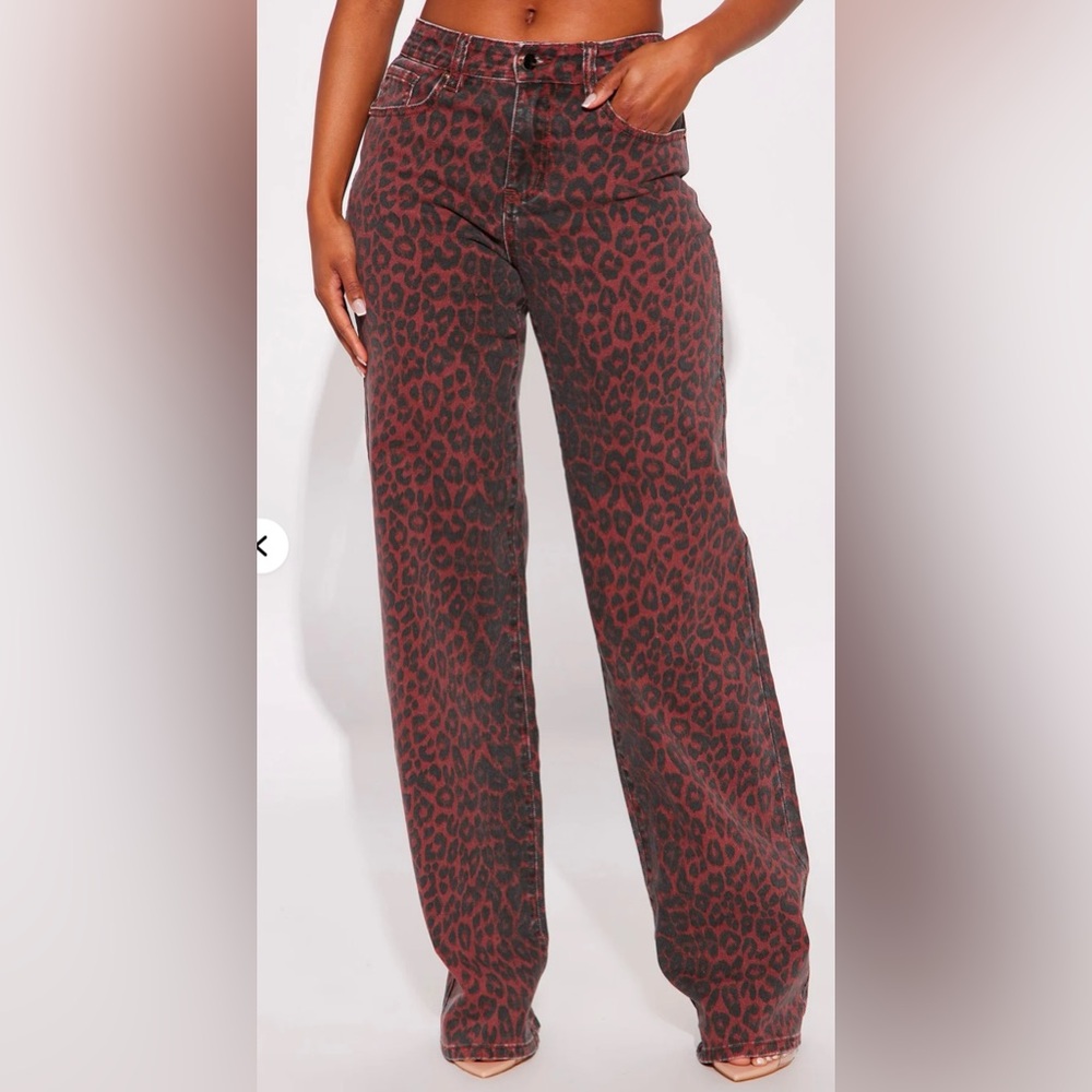 Women’s Red Leopard Print Wide-Leg Jeans - Picture 2 of 3